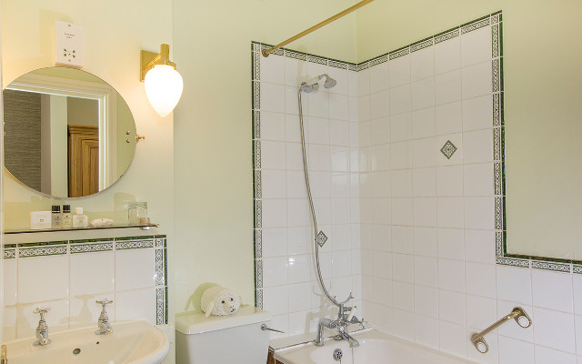 On-suite bathrooms and accessories